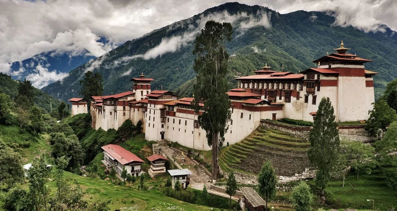 BHUTAN 🇧🇹 Group tour